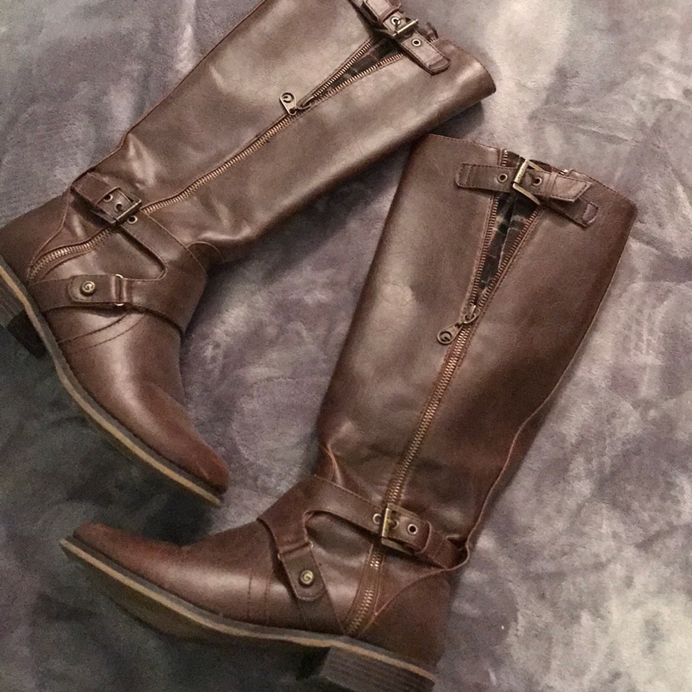 Brown boots